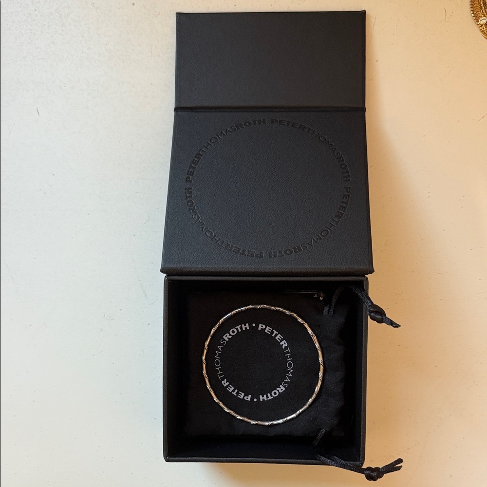 NWT Peter Thomas Roth bangle in sterling